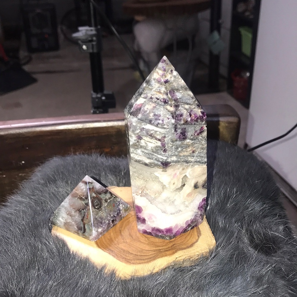 Geode DREAM AMETHYST TOWER AND PYRAMID